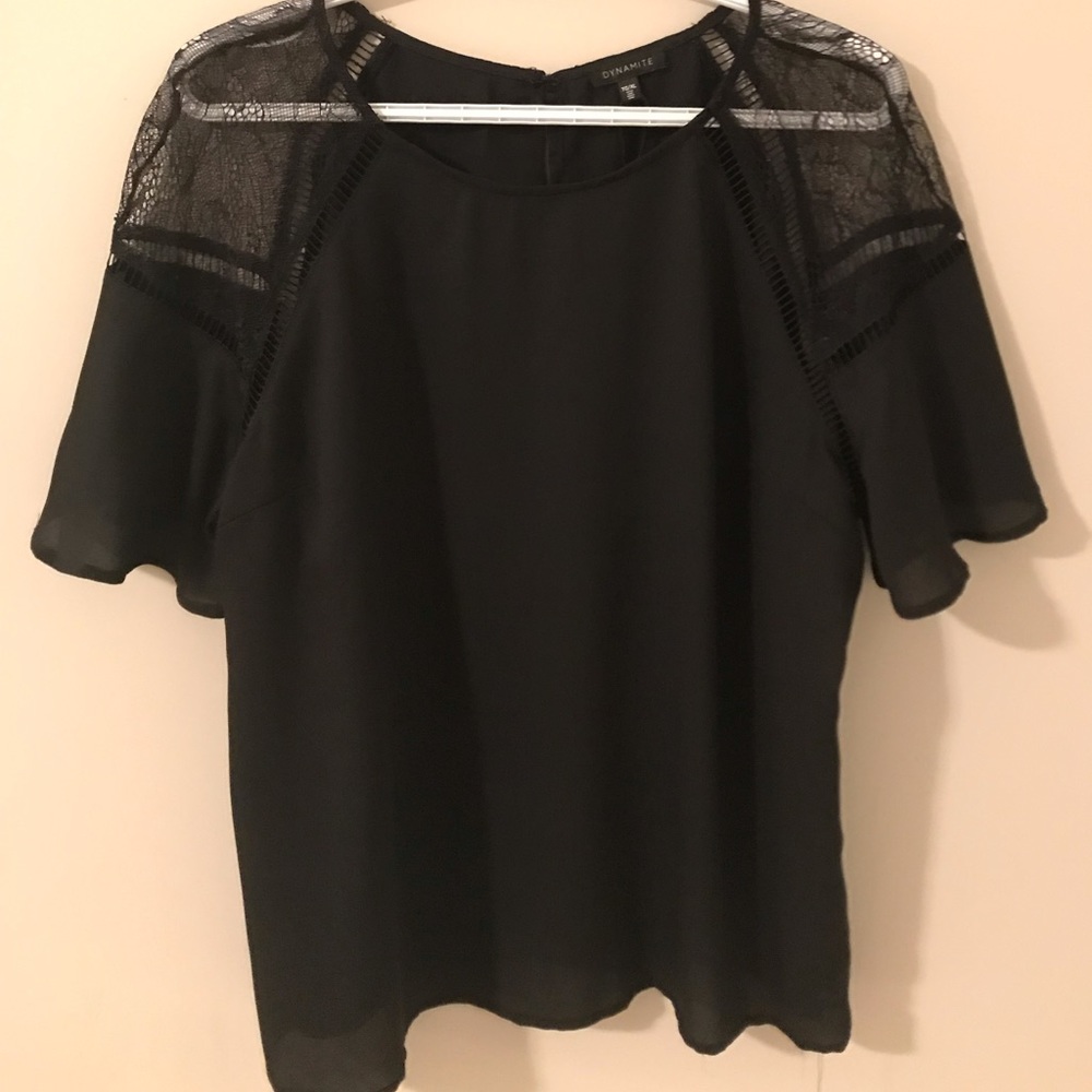 LACE SHOULDER BLOUSE